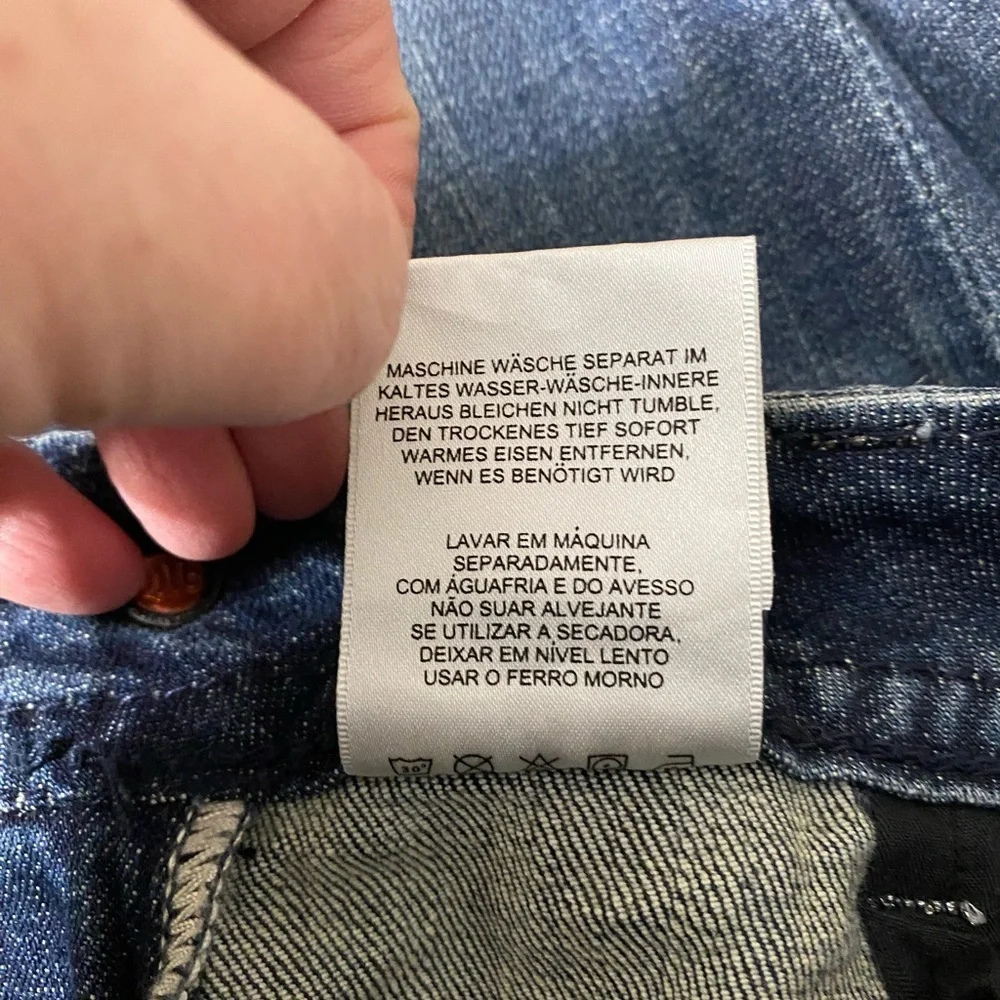 Miss Me boyfriend jeans capris size 28. X-10